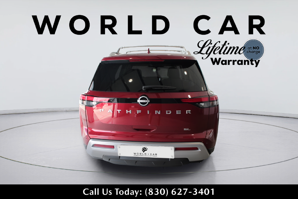 Used 2024 Nissan Pathfinder SL FWD image 4