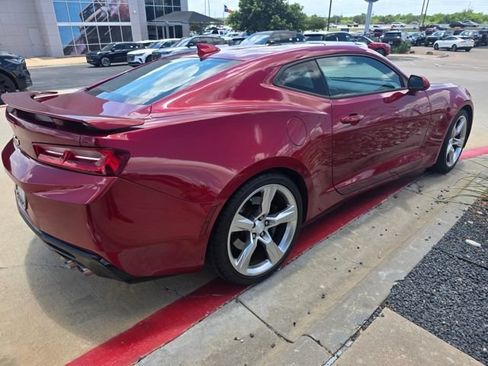 Used 2018 Chevrolet Camaro SS RWD image 3
