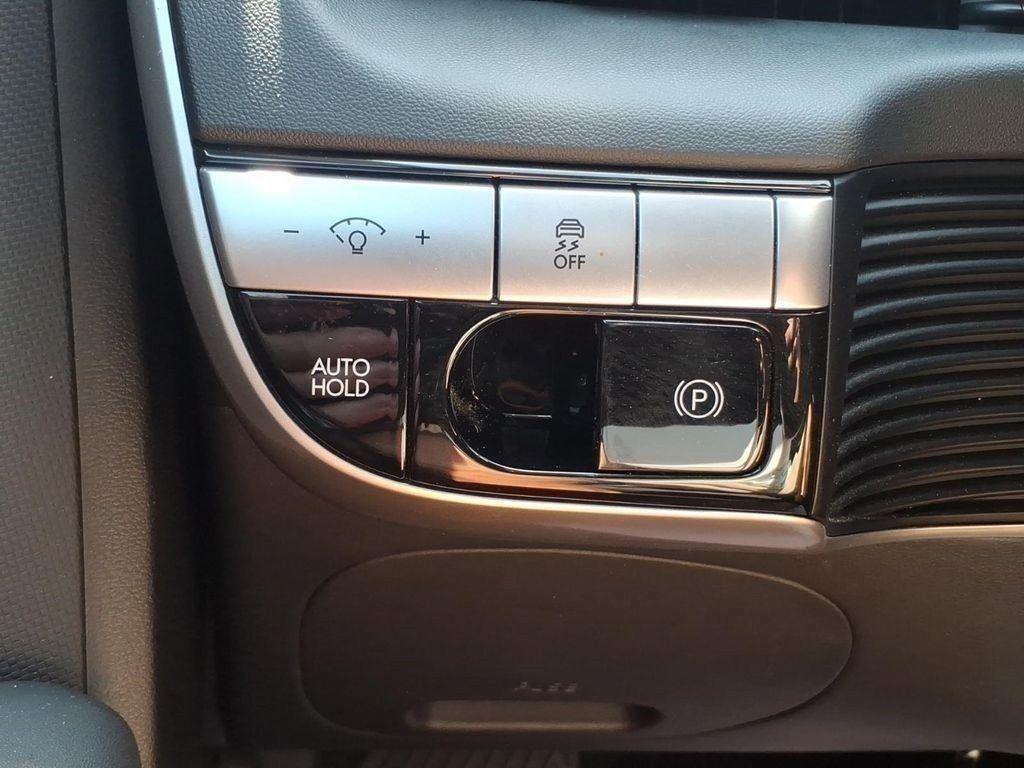 Certified 2023 Hyundai Ioniq 5 SE AWD/4WD image 18