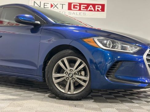 Used 2017 Hyundai Elantra SE FWD image 3
