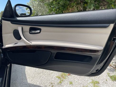 Used 2013 BMW 335i Convertible w/ Premium Pkg RWD image 21