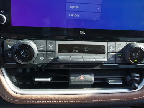 Used 2024 Toyota Grand Highlander Platinum image 20