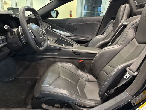 Used 2024 Chevrolet Corvette Stingray Convertible w/ Z51 Performance Package image 15