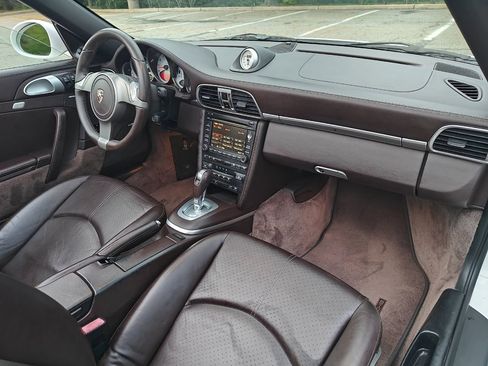 Used 2010 Porsche 911 Carrera 4S image 24