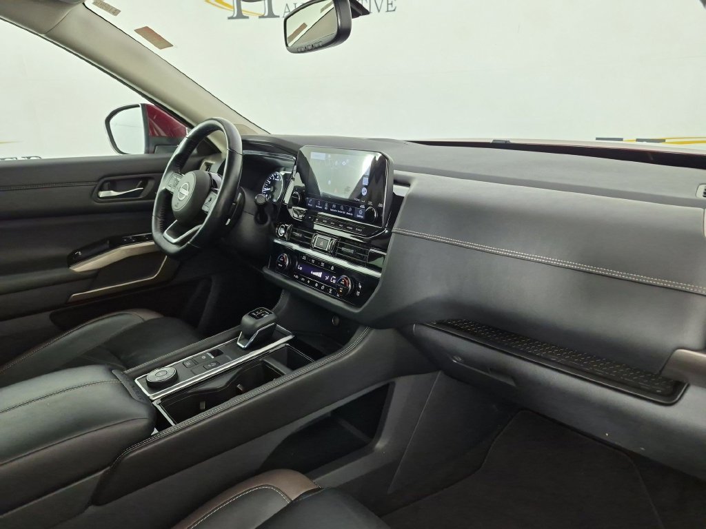 Used 2022 Nissan Pathfinder Platinum AWD/4WD image 39
