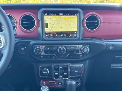 Used 2023 Jeep Wrangler Unlimited Rubicon 4xe image 18