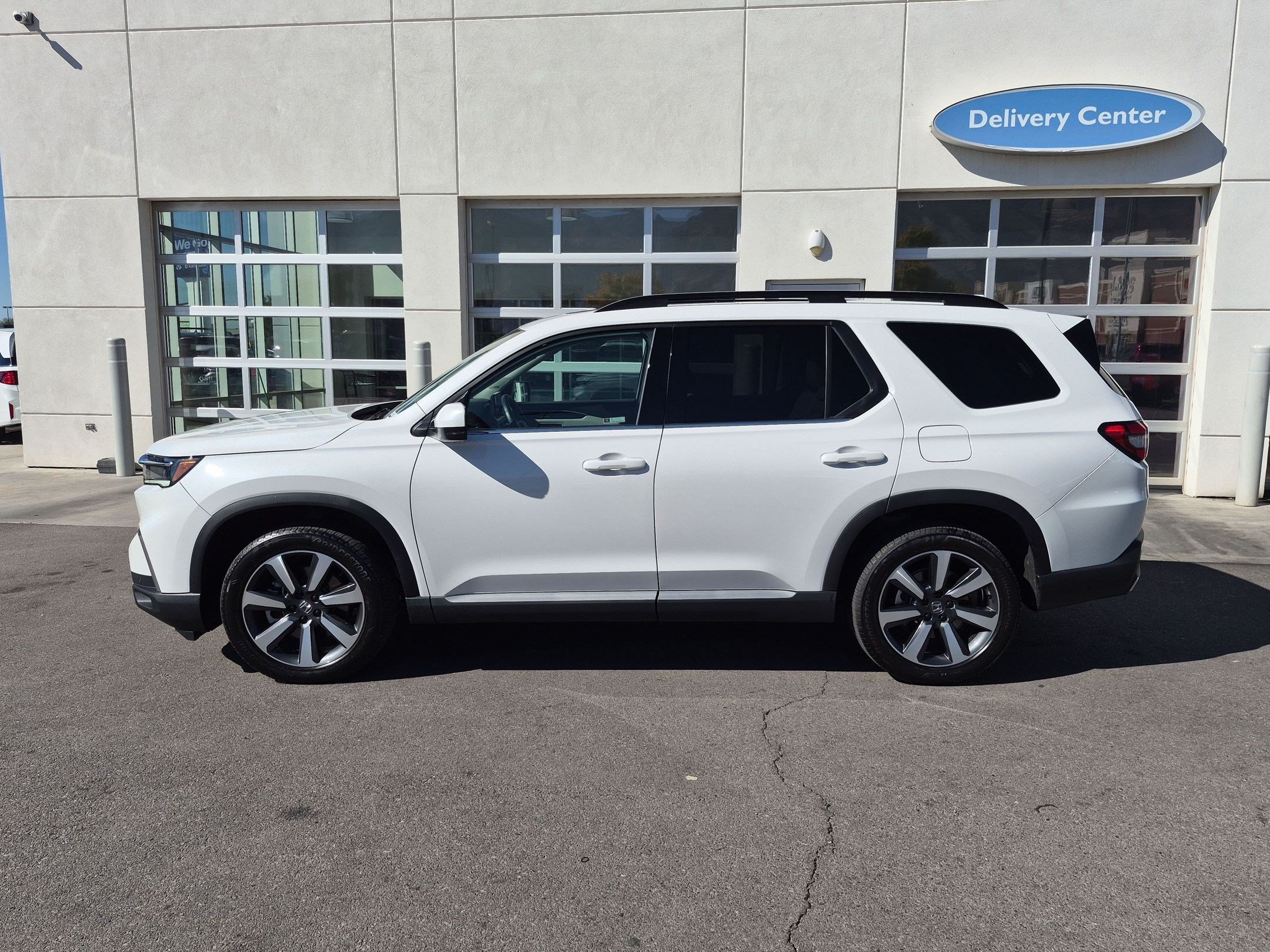 Certified 2025 Honda Pilot Touring image 9