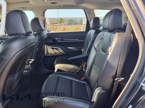 Certified 2025 Kia Telluride S image 16