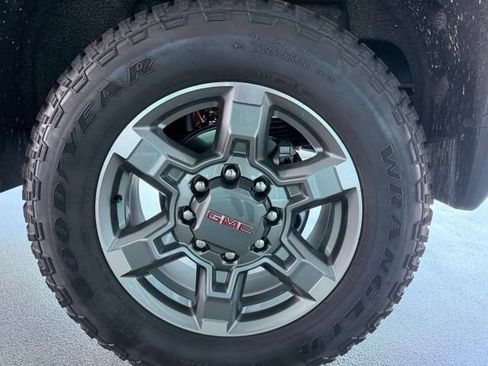 Used 2026 GMC Sierra 2500 SLT AWD/4WD image 11