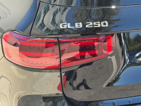 New 2026 Mercedes-Benz GLB 250 image 11