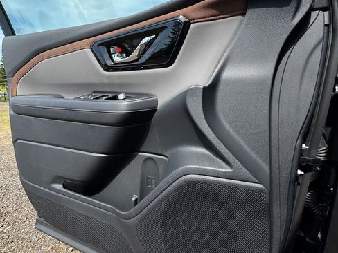 Certified 2025 Subaru Forester Sport w/ Popular Package #1 AWD/4WD image 16