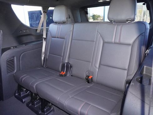 Used 2025 Chevrolet Suburban RST image 11