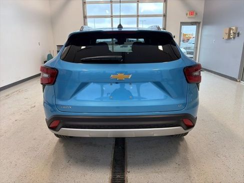 New 2026 Chevrolet Trax LT w/ Driver Confidence Package FWD image 8