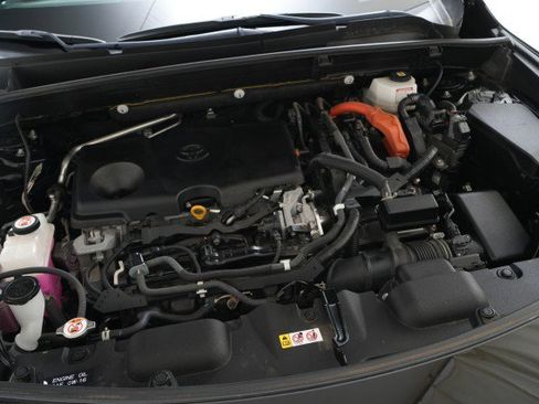 Used 2021 Toyota Venza XLE image 64