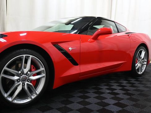 Used 2019 Chevrolet Corvette Stingray Coupe w/ 1LT RWD image 9