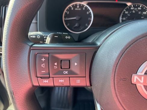 Used 2024 Nissan Pathfinder S image 21