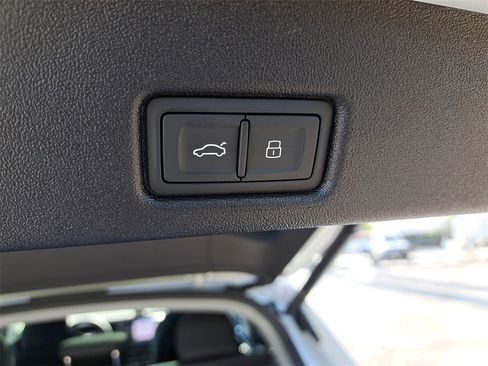 New 2025 Audi Q5 Premium Plus image 32