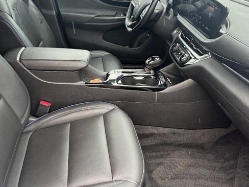 Used 2024 Buick Envista Sport Touring w/ Convenience I Package image 9