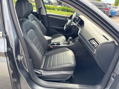 Used 2024 Volkswagen Jetta SE FWD image 10