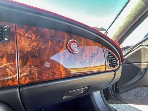 Used 1998 Jaguar XK8 Coupe image 57