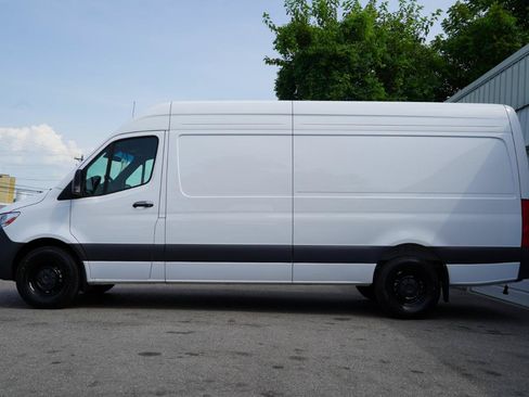 Used 2025 Mercedes-Benz Sprinter 2500 image 5