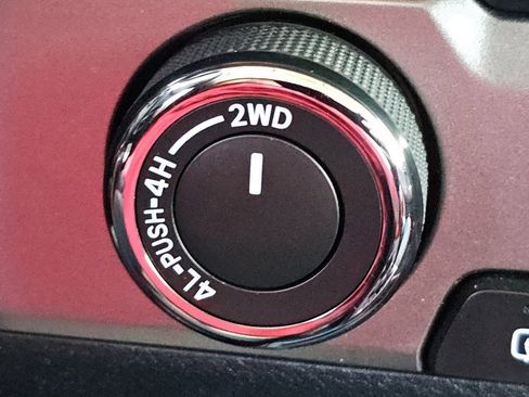 Used 2020 Toyota Tacoma SR5 image 9