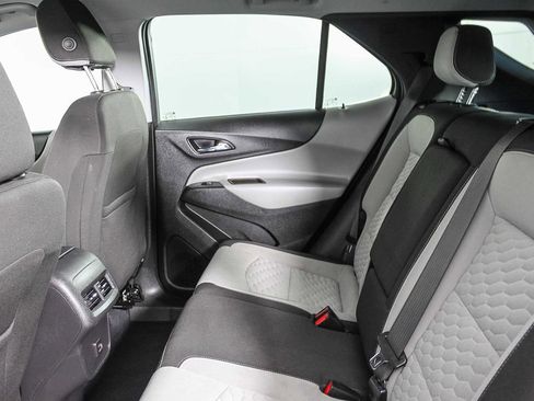 Used 2021 Chevrolet Equinox LS image 18