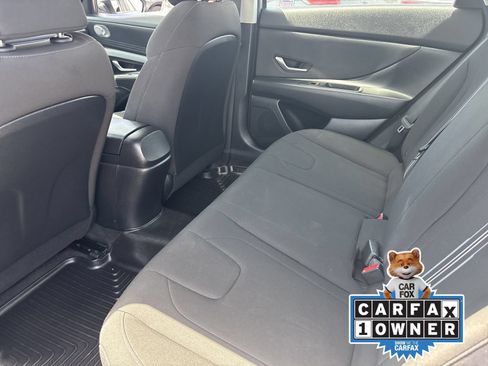 Used 2022 Hyundai Elantra SEL FWD image 18