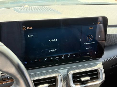 Used 2025 Ford Mustang Premium RWD image 9