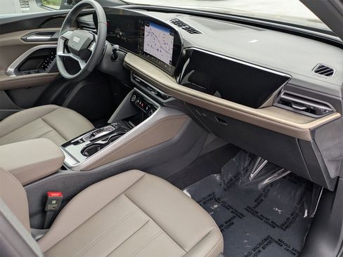 New 2025 Audi Q5 Premium Plus image 9