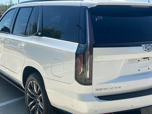 Used 2024 Cadillac Escalade Sport Platinum AWD/4WD image 12