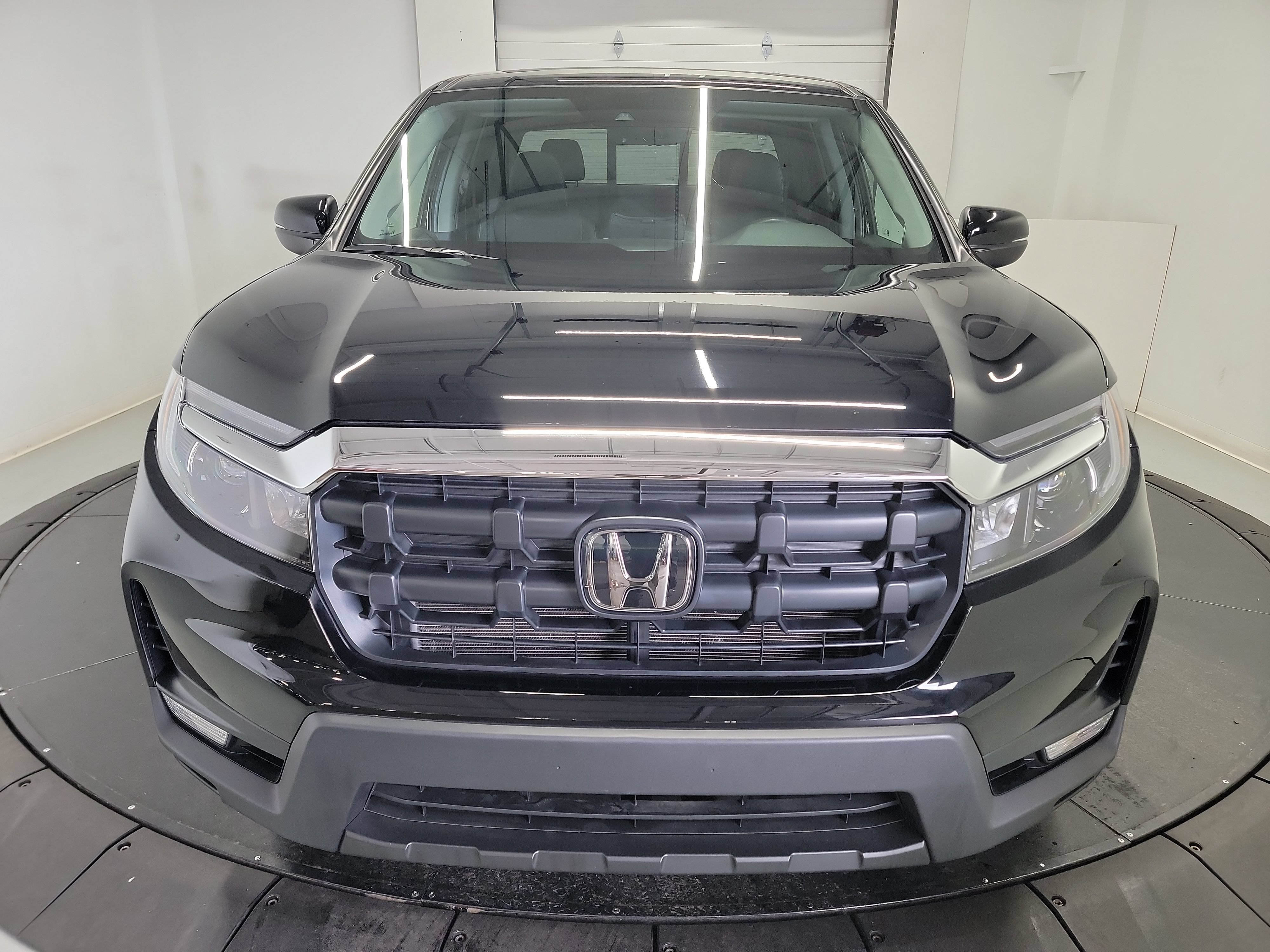 Used 2025 Honda Ridgeline RTL image 2