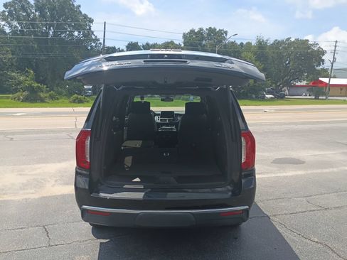Used 2021 GMC Yukon SLT w/ SLT Premium Package AWD/4WD image 4