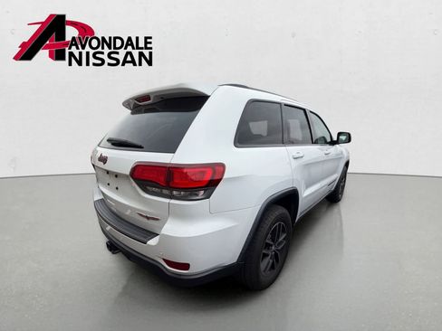 Used 2017 Jeep Grand Cherokee Trailhawk AWD/4WD image 3