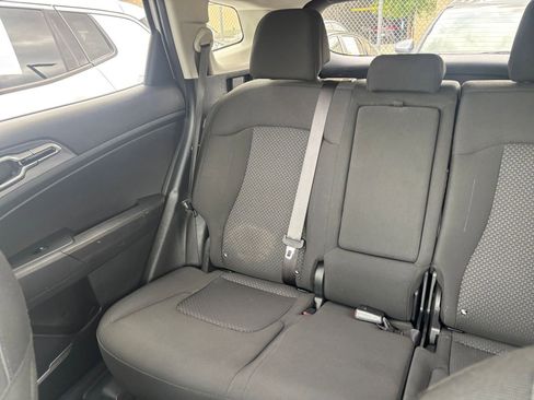 Used 2025 Kia Sportage LX image 38