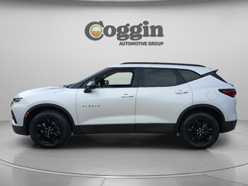 Used 2021 Chevrolet Blazer LT w/ Midnight/Sport Edition image 2