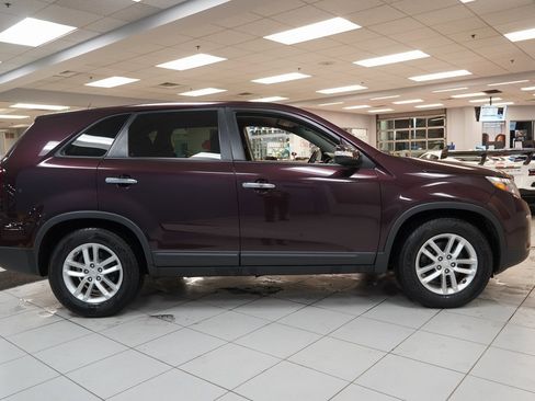 Used 2014 Kia Sorento LX image 14