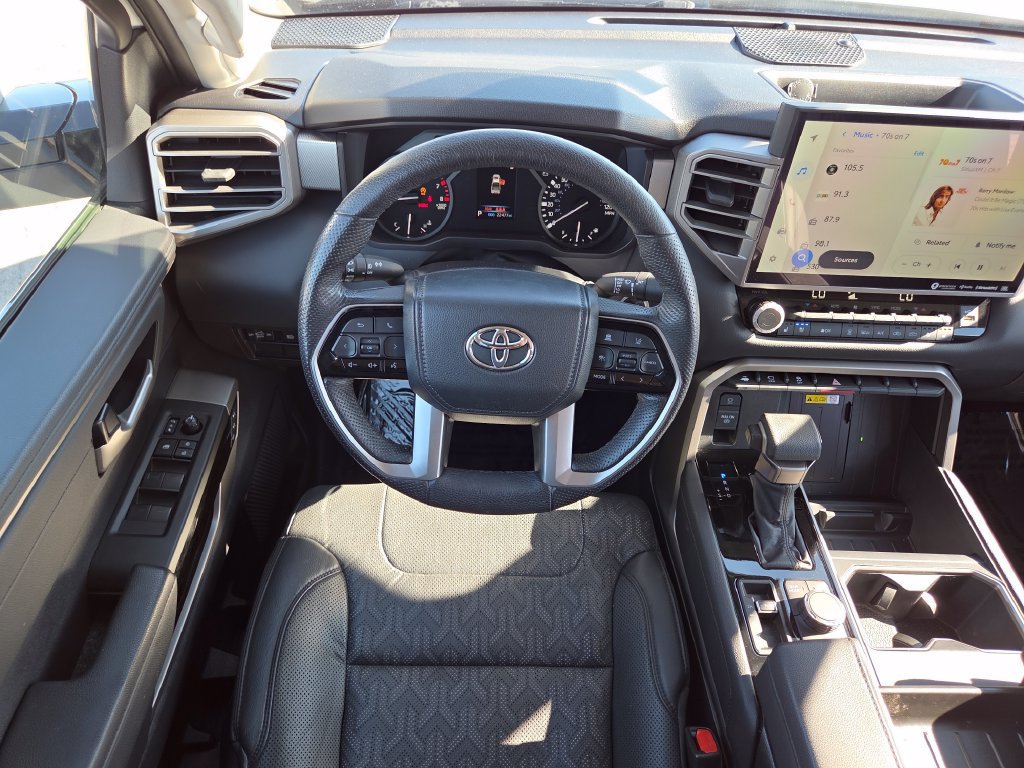 Used 2023 Toyota Tundra Limited AWD/4WD image 4
