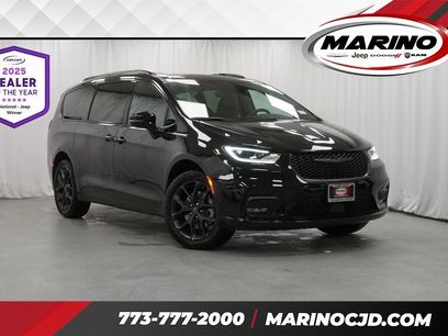 New 2026 Chrysler Pacifica Limited w/ S Appearance Package