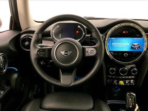 Used 2022 MINI Cooper SE image 4