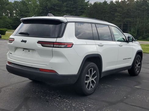 Used 2024 Jeep Grand Cherokee L Laredo AWD/4WD image 7