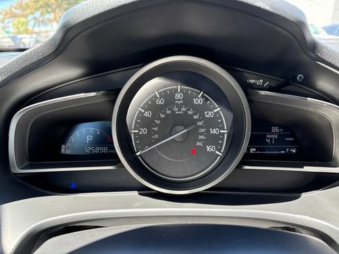 Used 2018 MAZDA MAZDA3 Touring FWD image 14