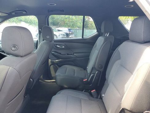 Used 2023 Chevrolet Traverse LT image 19