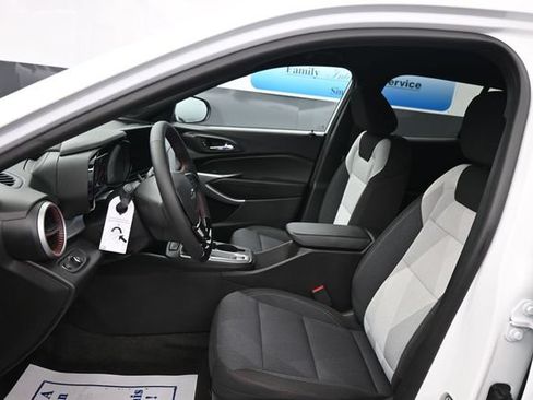 New 2026 Chevrolet Trax RS w/ Driver Confidence Package FWD image 11
