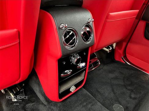 Certified 2022 Rolls-Royce Cullinan image 30