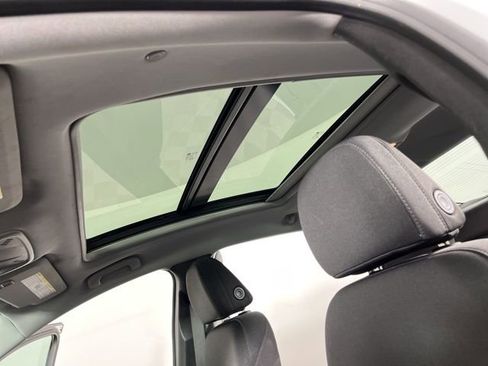 Used 2024 Chevrolet Malibu LT image 34