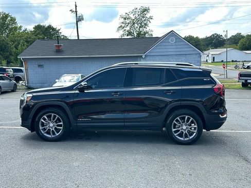 Used 2024 GMC Terrain SLT FWD image 3