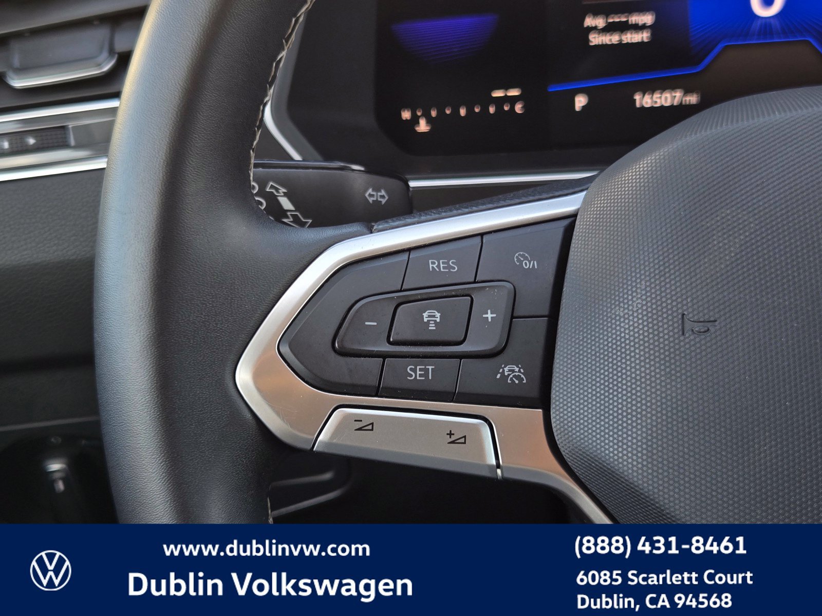 Certified 2023 Volkswagen Tiguan SE FWD image 20
