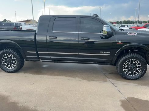 Used 2026 RAM 2500 Limited AWD/4WD image 2