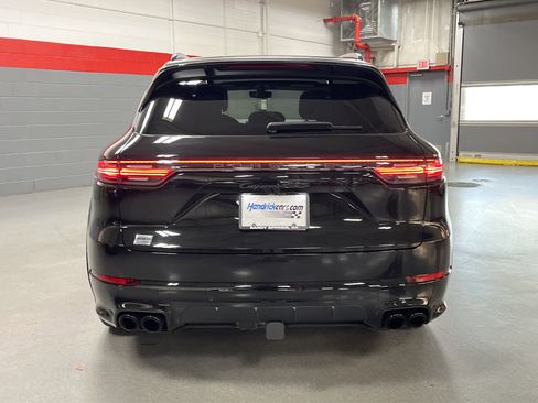 Used 2023 Porsche Cayenne GTS image 9